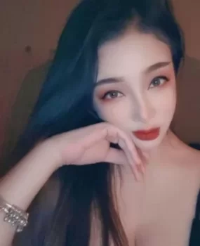 潘家园魅惑大胸小姨子