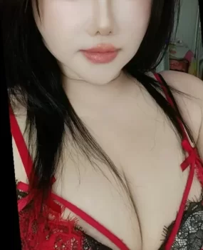 御湖城性感依依