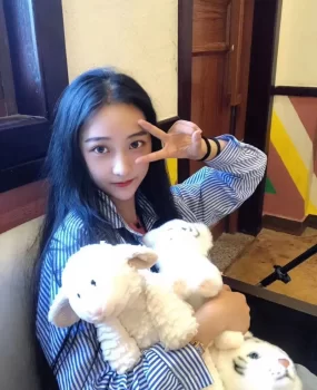 学舞蹈的水多姿势多