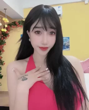 身材不错的小妹