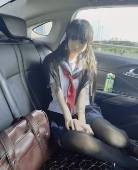 娇嫩婀娜多姿苗条身材00后小甜心