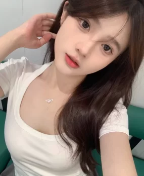 年轻妹子，一线天穴紧