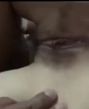 学校兼职的骚妹子，身材性感，奶大活好