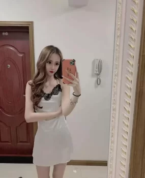 兼职可上门艺校学生妹粉逼水多