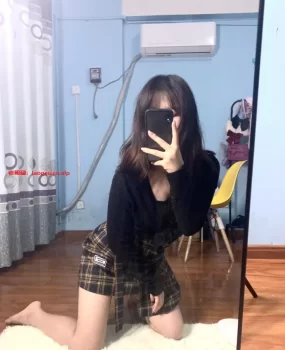 山西太原外围兼职妹妹粉红嫩逼水多服务技术好建议狼友