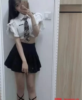 学生妹穴紧水多 极品极品约到就是赚到